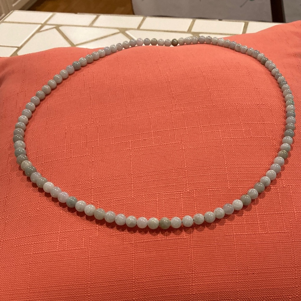 Elegant maybe faux, maybe real jade Beaded Necklace